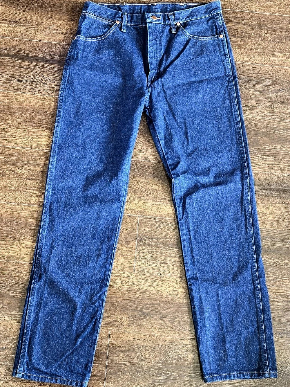 Wrangler Straight Leg Jeans in Blue 33x34